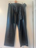 Expresso faux leather broek 42, Kleding | Dames, Broeken en Pantalons, Expresso, Zwart, Maat 42/44 (L), Ophalen of Verzenden