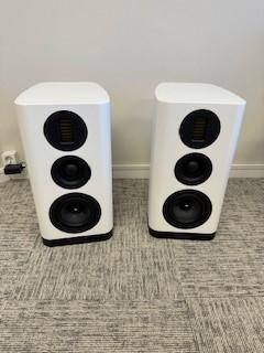 Wharfedale EVO 5.2 Boekenplank Luidspreker | Wit beschikbaar voor biedingen