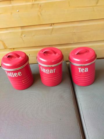 Voorraad bussen , merk Tyfoon vintage kitchen , kleur rood  beschikbaar voor biedingen