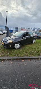 Ford Focus Wagon 1.0 EcoBoost Titanium, Auto's, Ford, Euro 5, 125 pk, Gebruikt, Zwart