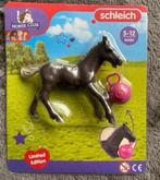 Schleich Ebony Veulen met Roze bal ~ Horse Club 83088, Ophalen of Verzenden, Zo goed als nieuw, Paard