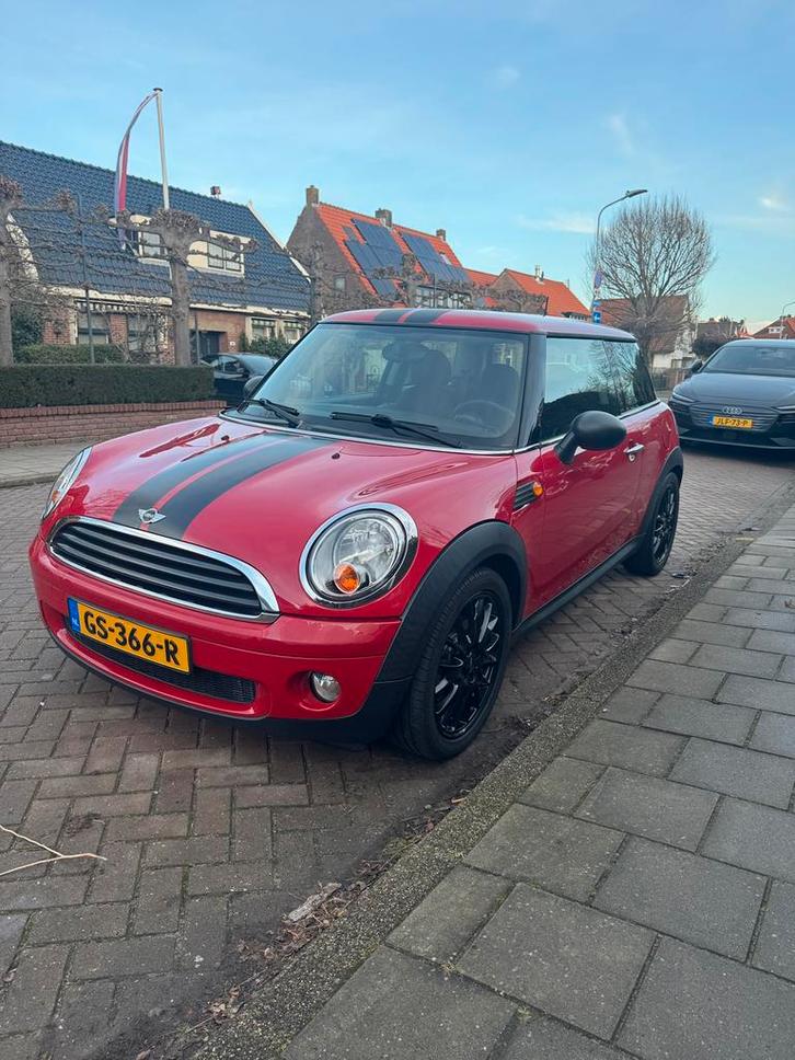Mini 1.4 16V ONE 2010 rood, Auto's, Mini, Particulier, One, Benzine, C, Hatchback, Handgeschakeld, Geïmporteerd, Rood, Zwart, Stof
