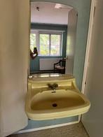 Gaaf vintage groene en rode wastafel met kastje en spiegel, Huis en Inrichting, Badkamer | Badkamermeubels, Ophalen, Gebruikt