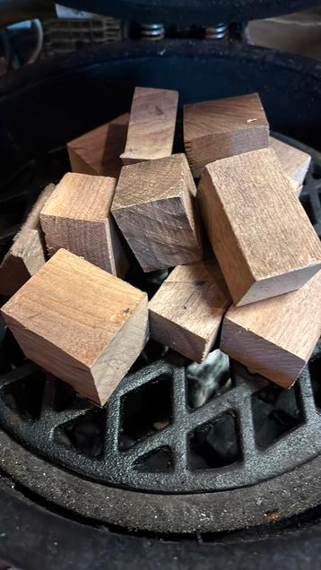Walnoot roohout chunks 1kg 5 euro beschikbaar voor biedingen