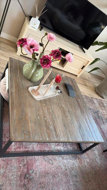 Houten Salontafel met Metalen Onderstel