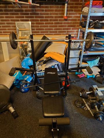 Fitness apparaat, bankdrukken, schuin drukken, flights.  beschikbaar voor biedingen