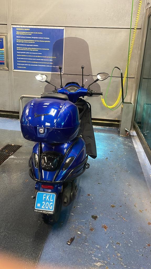 Frisse staat vespa sprint E5 2022 tekoop, Fietsen en Brommers, Scooters | Vespa, Zo goed als nieuw, Vespa S, Benzine, Ophalen