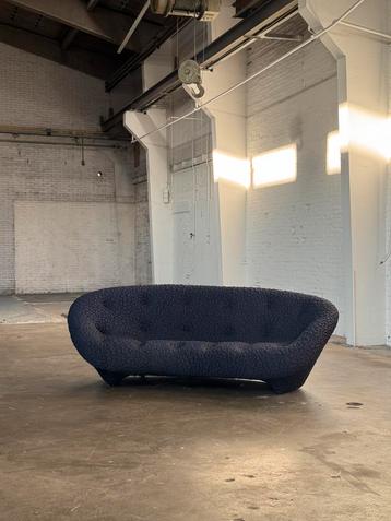 Ligne Roset Ploum Sofa | Moby Prune (NIEUWSTAAT) beschikbaar voor biedingen