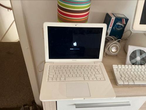 Macbook 2009, Computers en Software, Apple Macbooks, Gebruikt, Overige modellen, 13 inch, 2 tot 3 Ghz, 256 GB, 4 GB, Qwerty, Ophalen