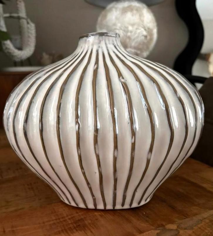 Prachtige nw. Light&Living vaasje. Zeer decoratief en sjiek., Huis en Inrichting, Woonaccessoires | Vazen, Nieuw, Minder dan 50 cm