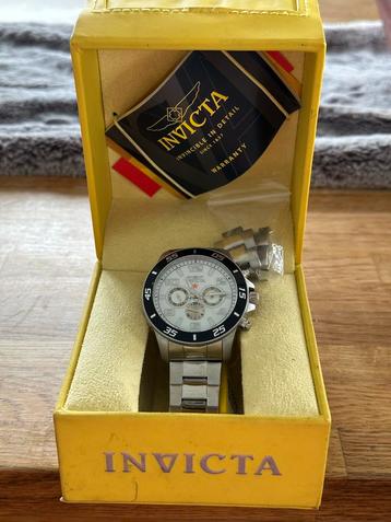 Invicta Trinite Night Glow beschikbaar voor biedingen