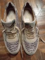 4 paar schoenen  voor maat 39, Ophalen of Verzenden, Zo goed als nieuw, Zwart, Sneakers of Gympen