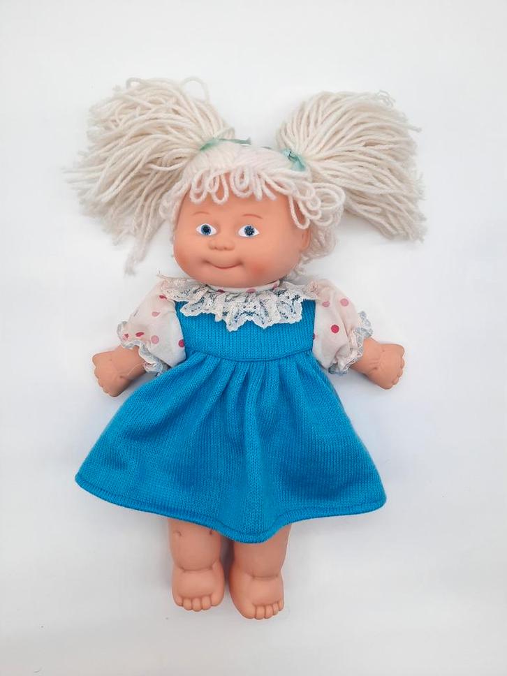 Vintage Famosa pop ca. 28cm hoog, Verzamelen, Poppen, Zo goed als nieuw, Pop, Ophalen of Verzenden