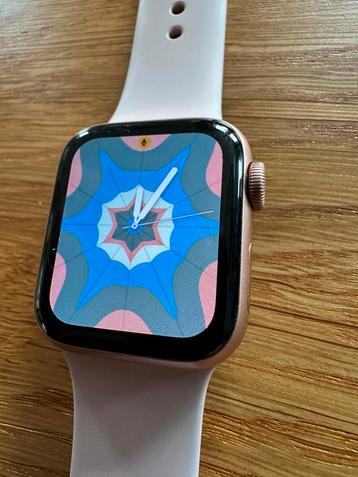 Apple iWatch SE beschikbaar voor biedingen