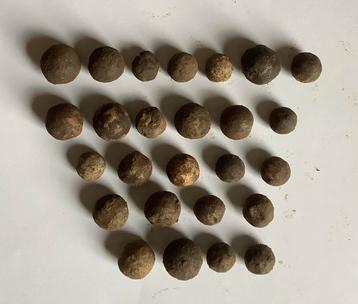 26 MUSKETKOGELS beschikbaar voor biedingen