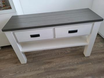 De Bommel sidetable beschikbaar voor biedingen