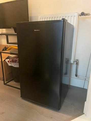 Te koop: kleine koelkast zo goed als nieuw incl. Vriesvak beschikbaar voor biedingen