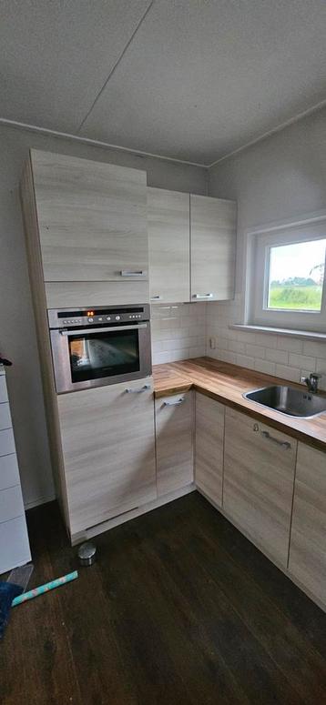 Nette Hoekkeuken 3.30x1.50 beschikbaar voor biedingen