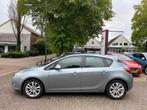Opel ASTRA 1.6 EDITION / AIRCO / CRUISE CTR. / TREKHAAK / 17, Auto's, Voorwielaandrijving, Euro 5, 680 kg, 4 cilinders