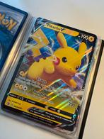 Jumbo Pikachu V Foil Pokémonkaart, Ophalen of Verzenden, Zo goed als nieuw, Losse kaart, Foil