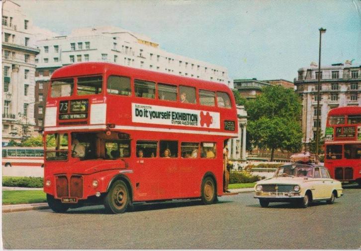 Engeland, Londen met auto's, Vauxhall Victor, Leyland BUS, Verzamelen, Ansichtkaarten | Buitenland, Ongelopen, Engeland, 1960 tot 1980