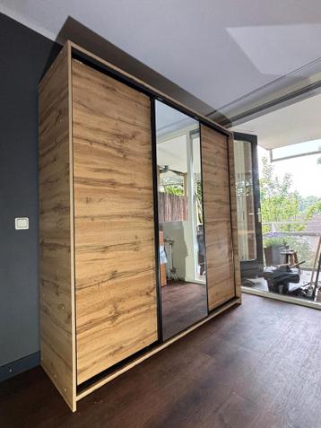 KLEDINGKAST MET TRANSPORT EN MONTAGE - afbeelding 3