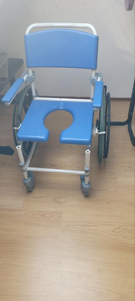 Douchestoel - rolstoel geschikt voor badkamer, Ophalen, Duwrolstoel