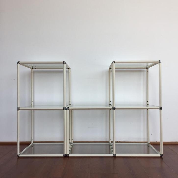 OPRUIMING Vitra in Shop vitrine display systeem  jaren 70, Huis en Inrichting, Kasten | Vitrinekasten, Gebruikt, Minder dan 100 cm