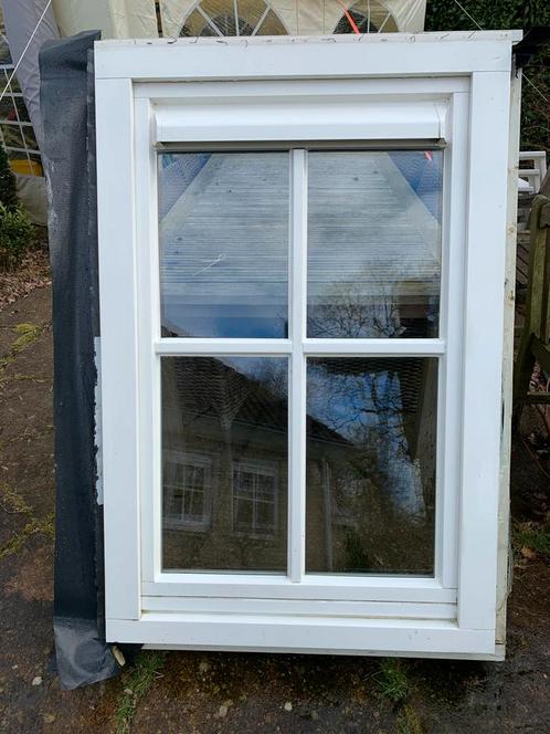Draaikiep kozijn met kruisroede en HR++ glas, Doe-het-zelf en Verbouw, Kozijnen en Schuifpuien, Zo goed als nieuw, Raamkozijn
