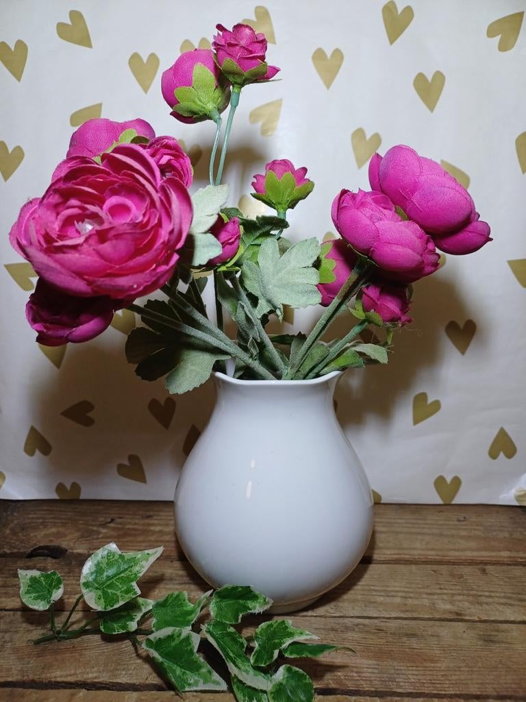 Vintage keramiek vaasje met geschulpte rand, Huis en Inrichting, Woonaccessoires | Vazen, Gebruikt, Wit, Aardewerk of Porselein