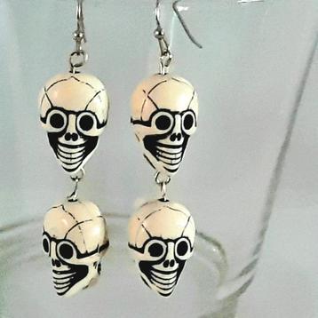 Nieuwe Doodskop Oorbellen - Skull -Gothic beschikbaar voor biedingen