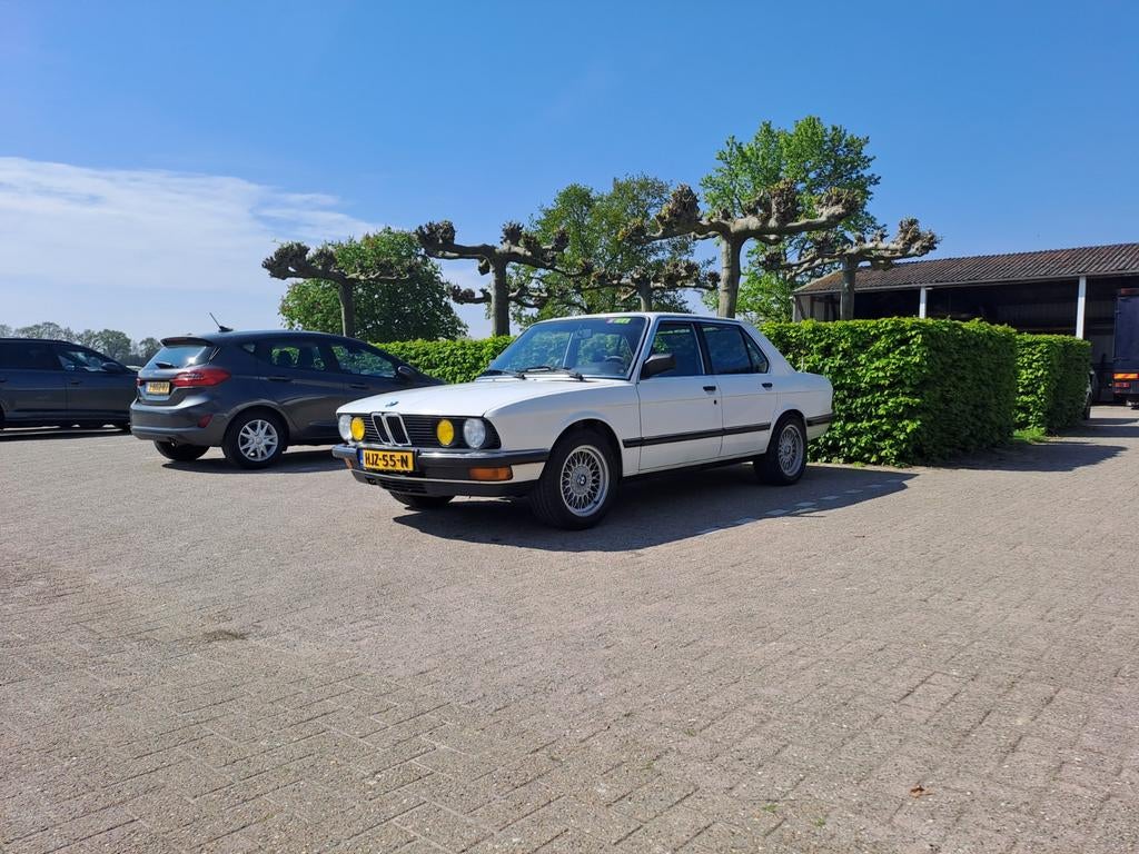 BMW e28 524td belastingvrij, emissiezone vrij !, Auto's, Automaat, Wit, 14 km/l, Diesel