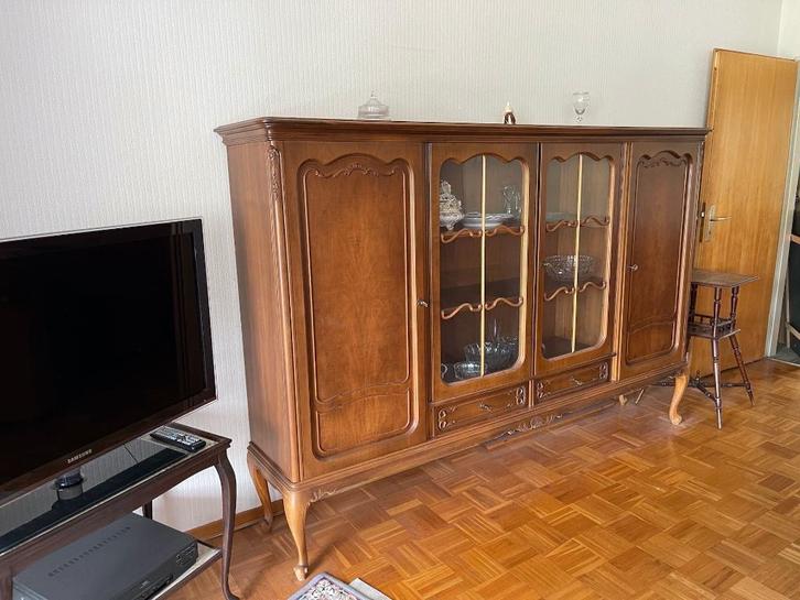 Chippendale Barock Vitrine Sideboard Kommode NUSSBAUM, Antiek en Kunst, Antiek | Meubels | Kasten, Ophalen of Verzenden