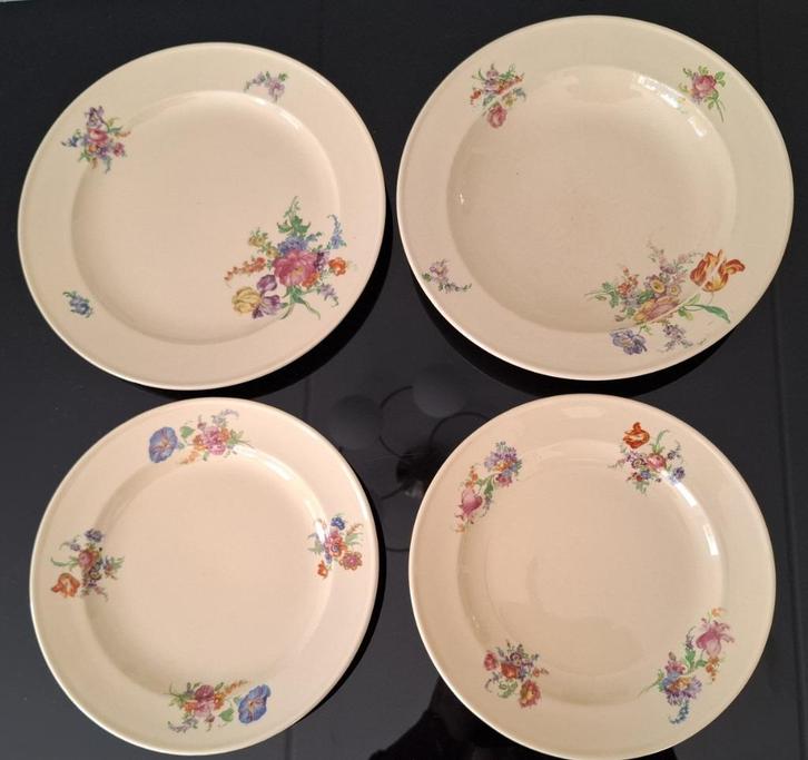 Aardewerk borden Petrus Regout Maastricht Pioenroos 1941, Antiek en Kunst, Antiek | Keramiek en Aardewerk, Ophalen of Verzenden