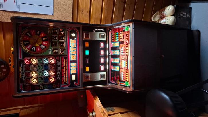 Gokkast speelautomaat Big Match, Verzamelen, Automaten | Gokkasten en Fruitautomaten, Gebruikt, Gulden, Met sleutels, Ophalen