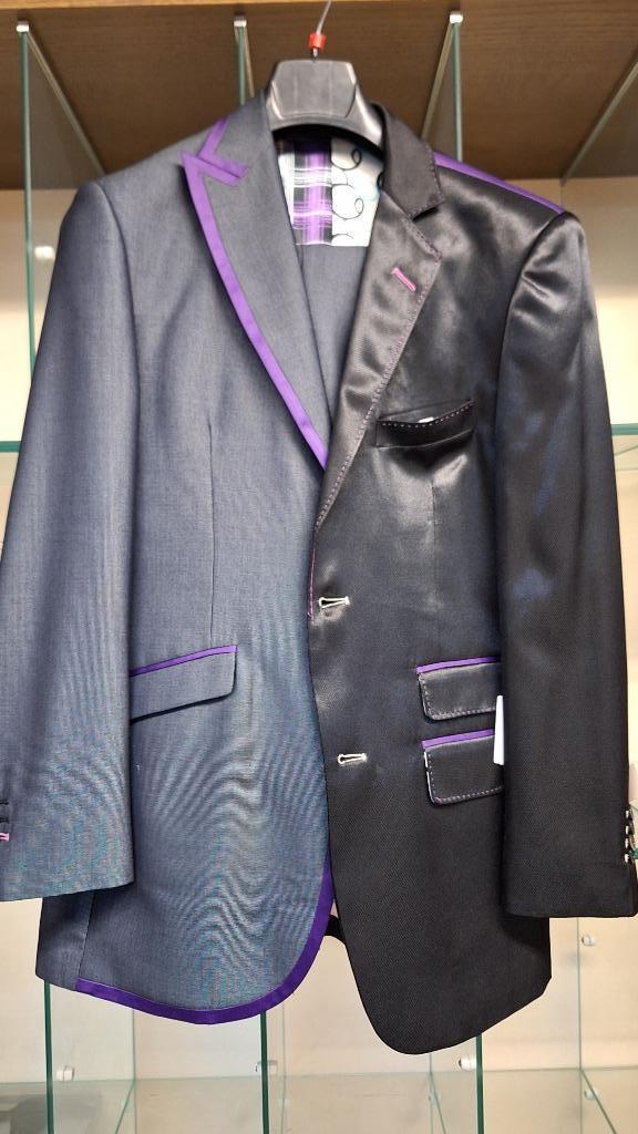 Uniek grijs/zwart op maat gemaakt kostuum maat 48, Kleding | Heren, Kostuums en Colberts, Nieuw, Maat 48/50 (M), Grijs, Ophalen of Verzenden