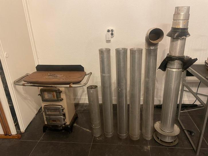 Houtkachel met kookmogelijkheid + complete set kachelpijpen, Huis en Inrichting, Kachels, Gebruikt, Vrijstaand, Houtkachel, Hout