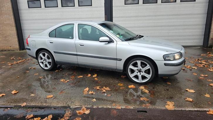 Volvo S60 2.4 140PK AUT 2003 Grijs, Auto's, Volvo, Particulier, S60, Benzine, E, Sedan, Automaat, Origineel Nederlands, Zilver of Grijs