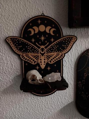 Wicca altaar, wanddisplay, witchy, mot, pagan, heks beschikbaar voor biedingen