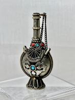 Tibetaans geurflesje met koraal en turkoois midden 20e eeuw, Verzenden, Gebruikt, Overige typen