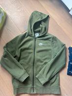 Legergroen vest maat 147-158 Nike, Ophalen of Verzenden, Zo goed als nieuw, Jongen, Trui of Vest