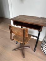 Vintage schoolbureau met stoel, Kinderen en Baby's, Kinderkamer | Tafels en Stoelen, Ophalen of Verzenden, Zo goed als nieuw, Tafel(s) en Stoel(en)