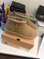 Uggs classic mini, Verzenden, Zo goed als nieuw, Zwart