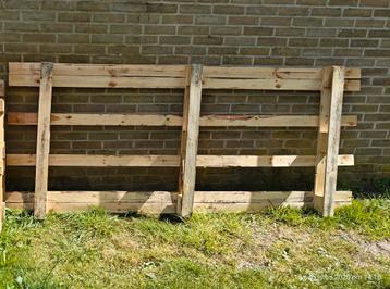 Gratis grote pallet beschikbaar voor biedingen
