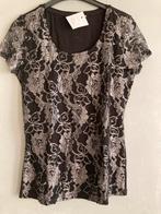Zwarte top met zilveren bloemen - maat M, Kleding | Dames, Tops, Ophalen of Verzenden, Zo goed als nieuw, Zwart
