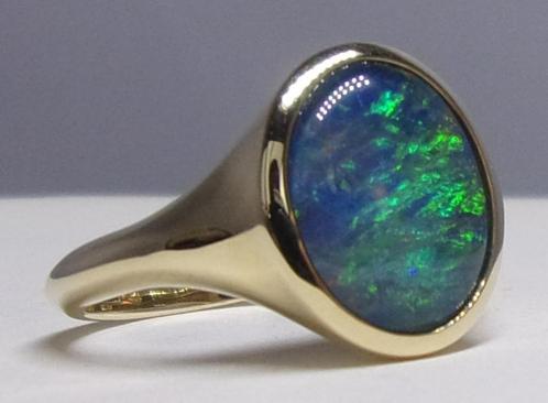 Unieke geelgouden zegelring met Opaal - nieuwe ring, Sieraden, Tassen en Uiterlijk, Ringen, Nieuw, Dame of Heer, 18 tot 19, Blauw