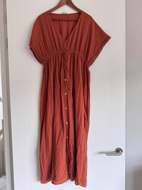 Ammahoela maxi dress, Kleding | Dames, Jurken, Zo goed als nieuw, Maat 42/44 (L), Rood, Onder de knie, Ophalen of Verzenden