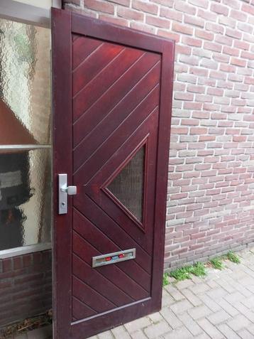 hardhouten voordeur met dubbele glas  beschikbaar voor biedingen