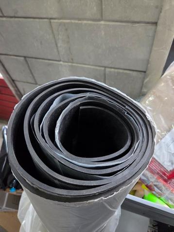 SBR Rubber Rol - 140cm breed, 5mm dik, ca. 4 meter beschikbaar voor biedingen