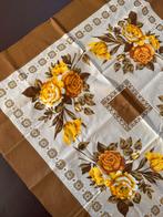 Vintage retro vierkant Tafelkleed met Bloemen, Ophalen of Verzenden, Gebruikt, Rechthoek, Binnen